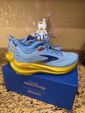 Brooks Women’s Genie RunDisney Running Shoes